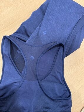 Lululemon Seamless Training Highrise25" Tights and Sports Bra Workout Set